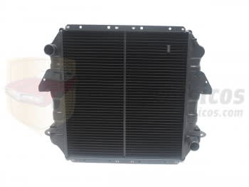 Radiador refrigeración cobre Nissan Ebro 465x500 BEHR 02068005SF OEM 121006230