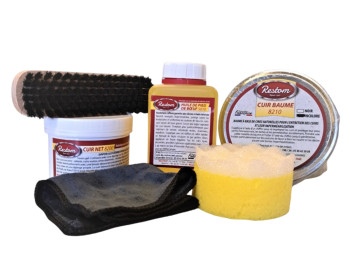 Kit para el cuidado del cuero de color negro y con cepillo RestomLeatherCareKit