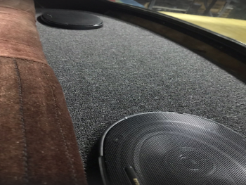 Panel bandeja trasera Dodge Dart y 3700 Tapizado sintético con 2 agujeros para altavoces
