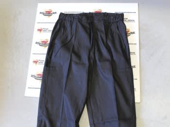Pantalón largo negro Renault Talla 48-5/4 100cm. (con goma en la cinturilla)